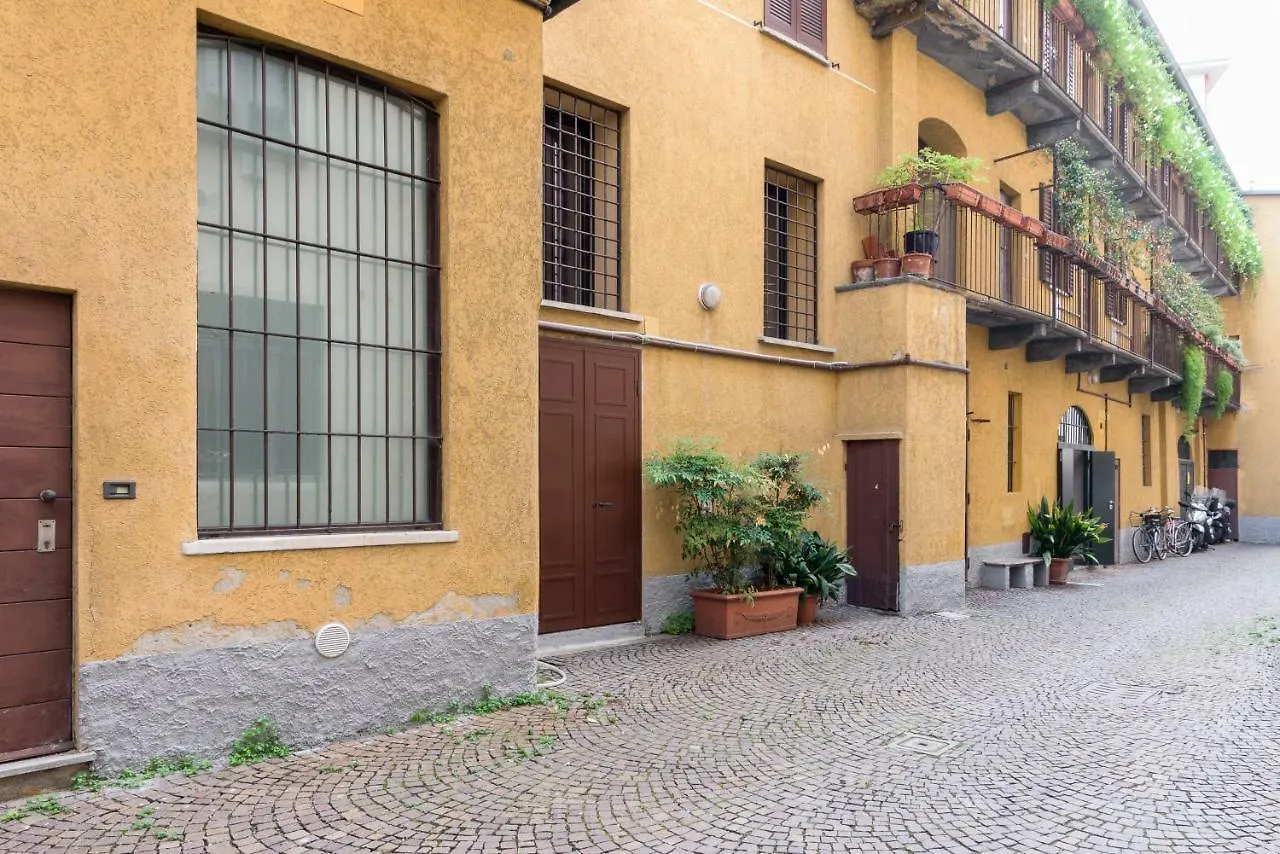Le Scuderie Di Sant'Ambrogio Apartment Milan Italy